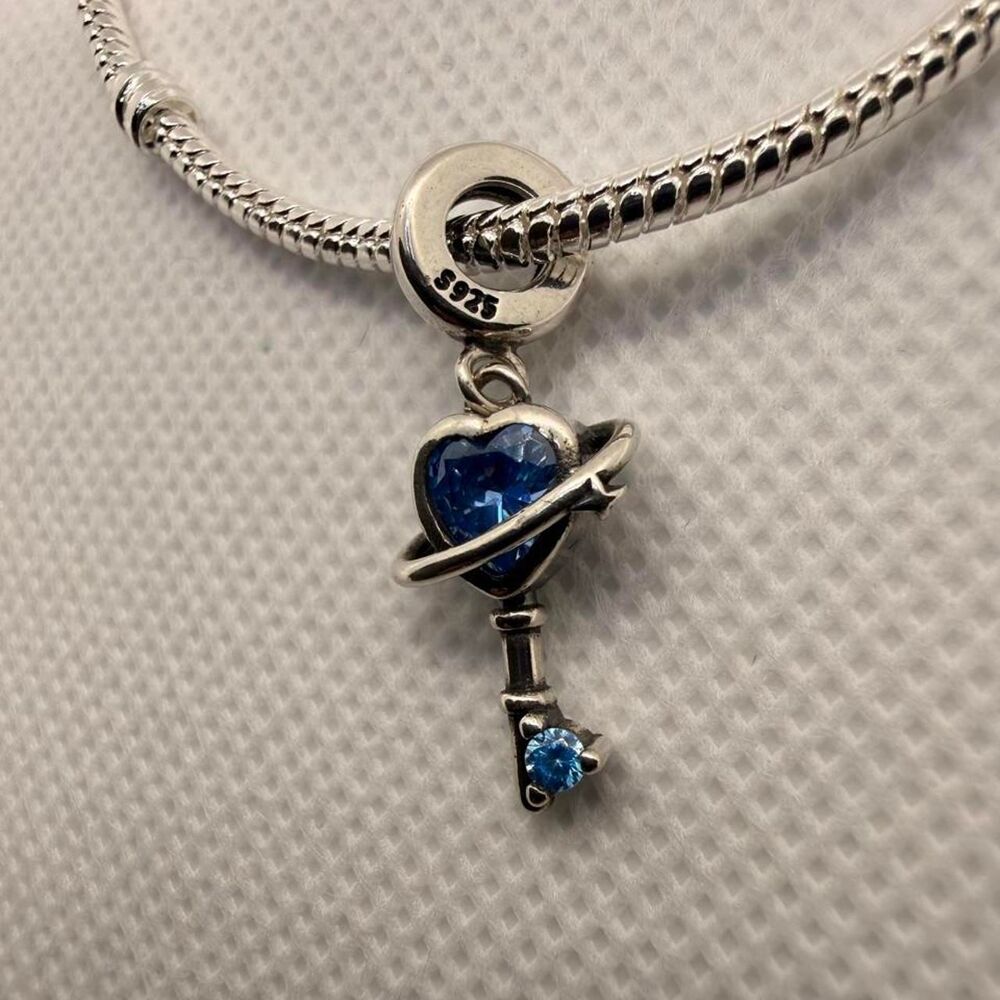 925 Sterling silver Blue heart key